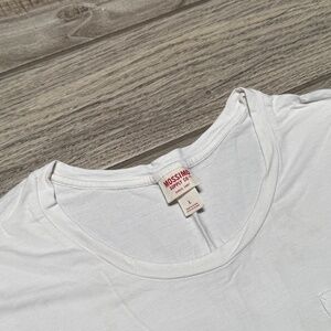 Mossimo white women large short sleeve pocket tee